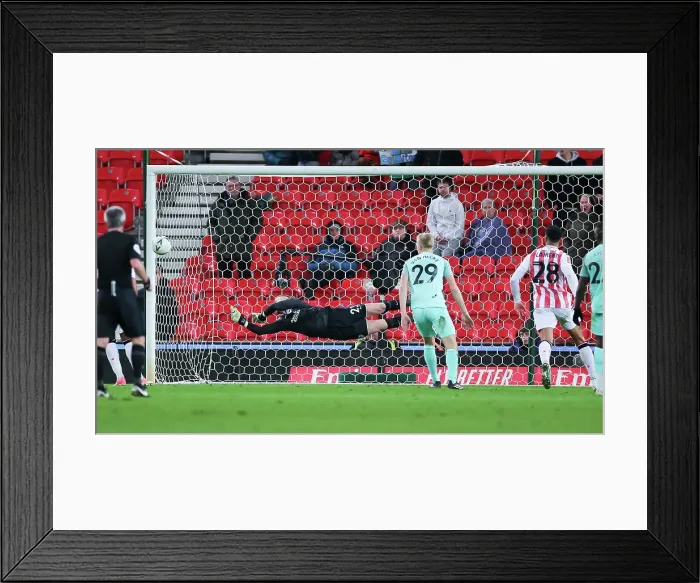Framed Print : Intense FA Cup Fifth Round Clash: Stoke City vs. Brighton and Hove Albion (28FEB23)