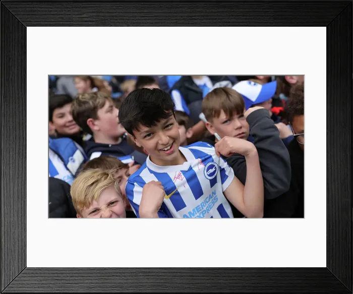 Framed Print : Brighton & Hove Albion FC: Open Training at American Express Community Stadium (11APR23) Framed Print : Brighton & Hove Albion FC: Open Training at American Express Community Stadium (11APR23)