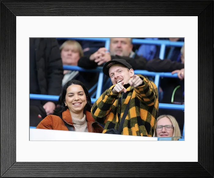 Framed Print : Premier League Battle: Chelsea vs. Brighton & Hove Albion (15APR23) Framed Print : Premier League Battle: Chelsea vs. Brighton & Hove Albion (15APR23)