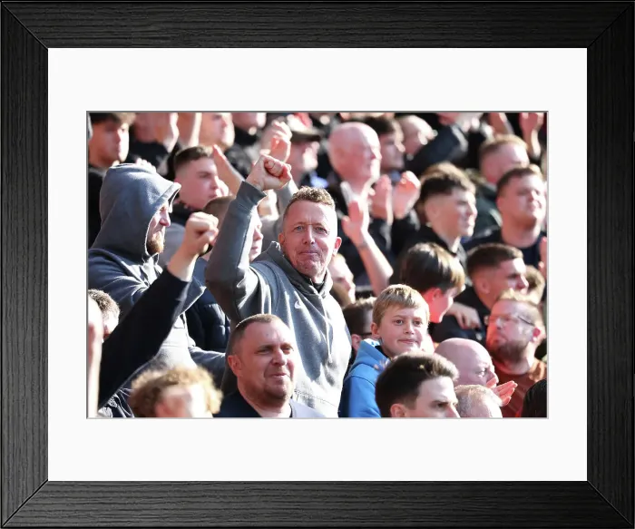 Framed Print : Premier League Battle: Chelsea vs. Brighton & Hove Albion (15APR23) Framed Print : Premier League Battle: Chelsea vs. Brighton & Hove Albion (15APR23)