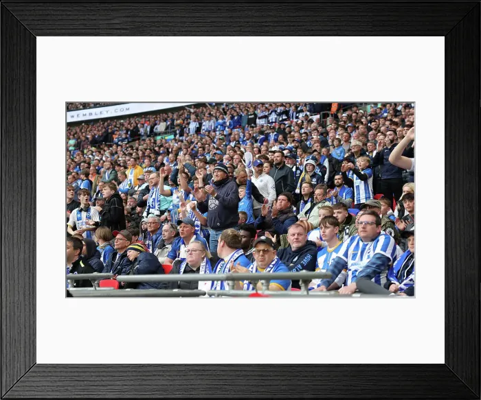 Framed Print : FA Cup Semi-Final Showdown: Brighton & Hove Albion vs Manchester United at Wembley (23APR23)