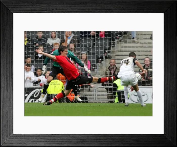 Framed Print : Dunk MKDons 1215 Framed Print : Dunk MKDons 1215