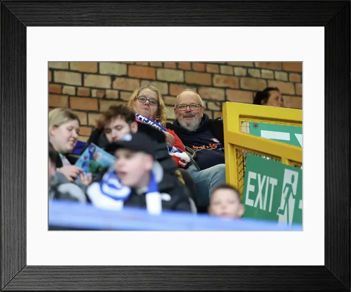Framed Print : Intense Rivalry: Everton vs. Brighton and Hove Albion at Goodison Park (04NOV23)