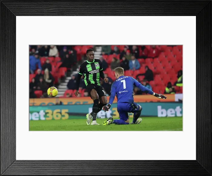 Framed Print : FA Cup Battle: Stoke City vs. Brighton and Hove Albion (06JAN24) Framed Print : FA Cup Battle: Stoke City vs. Brighton and Hove Albion (06JAN24)
