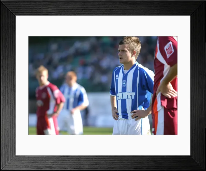 Framed Print : Dean Cox. in action for Brighton and Hove Albion Framed Print : Dean Cox. in action for Brighton and Hove Albion