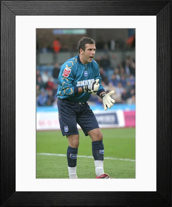 Framed Print : Wayne Henderson: The Unyielding Guardian of Brighton and Hove Albion's Goal Framed Print : Wayne Henderson: The Unyielding Guardian of Brighton and Hove Albion's Goal