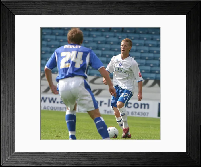 Framed Print : Sam Rents in Action at The New Den: Brighton and Hove Albion FC vs Millwall Framed Print : Sam Rents in Action at The New Den: Brighton and Hove Albion FC vs Millwall