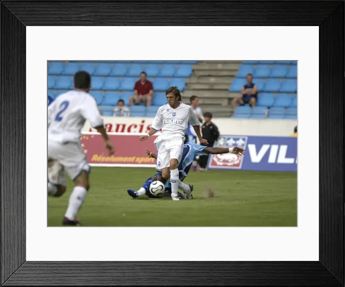 Framed Print : Doug Loft in Le Havre Pre Season 06  /  07