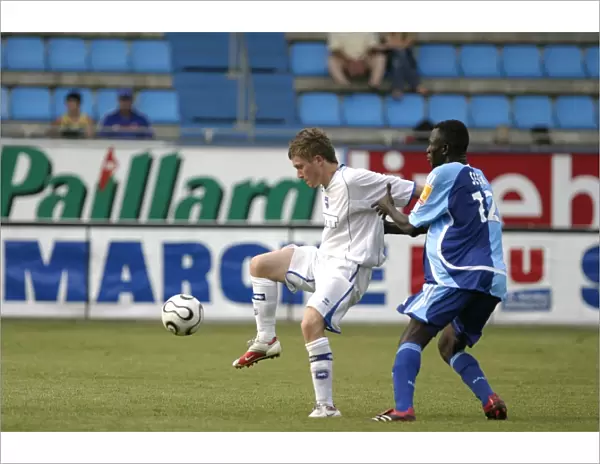 Jake Robinson: Shielding the Ball for Brighton & Hove Albion in Pre-Season 06 / 07 (Le Havre)