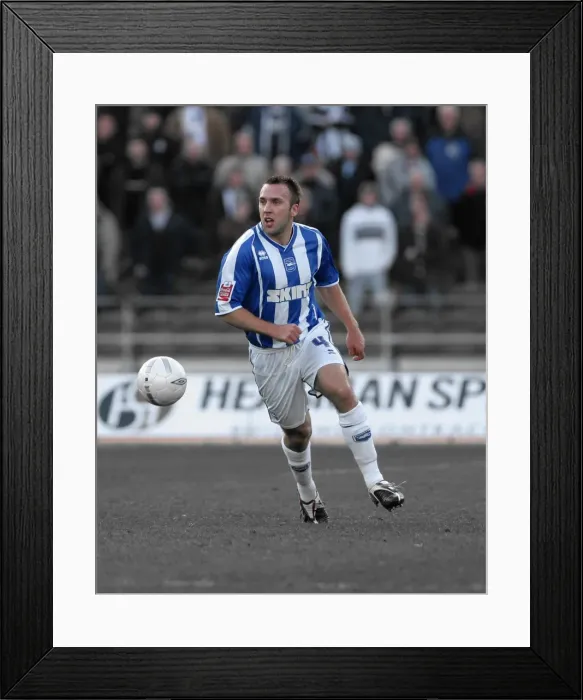Framed Print : Adam Hinshelwood against Stafford Rangers Framed Print : Adam Hinshelwood against Stafford Rangers