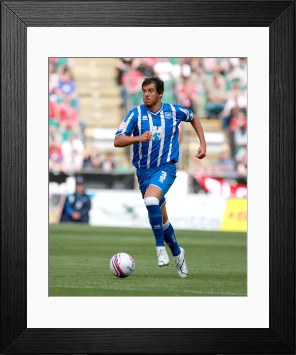 Framed Print : Gordon Greer: A Defiant Seagull of Brighton and Hove Albion FC Framed Print : Gordon Greer: A Defiant Seagull of Brighton and Hove Albion FC