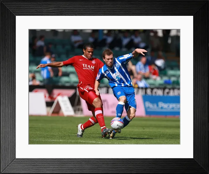 Framed Print : Brighton & Hove Albion vs Aberdeen: 2010-11 Pre-Season Friendly Framed Print : Brighton & Hove Albion vs Aberdeen: 2010-11 Pre-Season Friendly