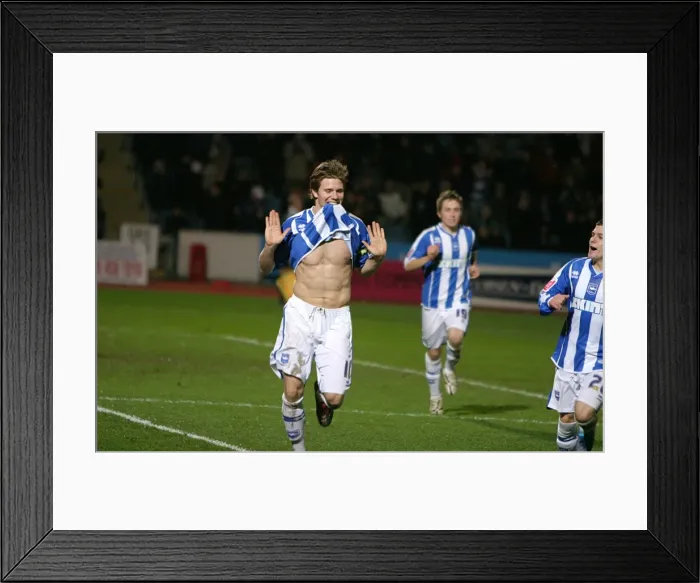 Framed Print : Dean Hammond celebrates his second goal against Cheltenham Town Framed Print : Dean Hammond celebrates his second goal against Cheltenham Town