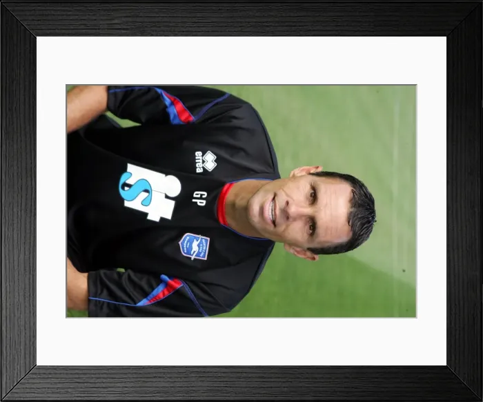 Framed Print : Gus Poyet Framed Print : Gus Poyet