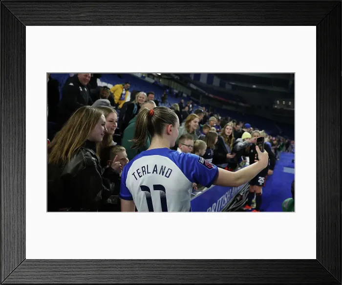 Framed Print : Brighton and Hove Albion Women v Everton Women Women's Super League 19APR24 Framed Print : Brighton and Hove Albion Women v Everton Women Women's Super League 19APR24