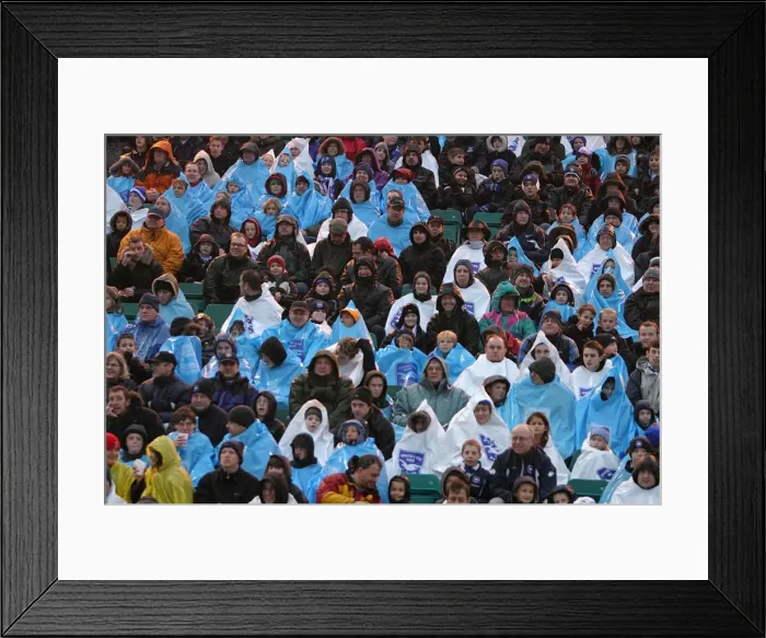Framed Print : Crowd v Carlisle United (30 / 12 / 06) Framed Print : Crowd v Carlisle United (30 / 12 / 06)