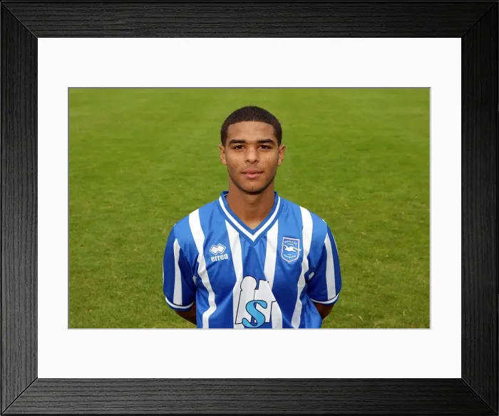 Framed Print : Focused Midfielder Liam Bridcutt of Brighton & Hove Albion: Gearing Up for Action Framed Print : Focused Midfielder Liam Bridcutt of Brighton & Hove Albion: Gearing Up for Action
