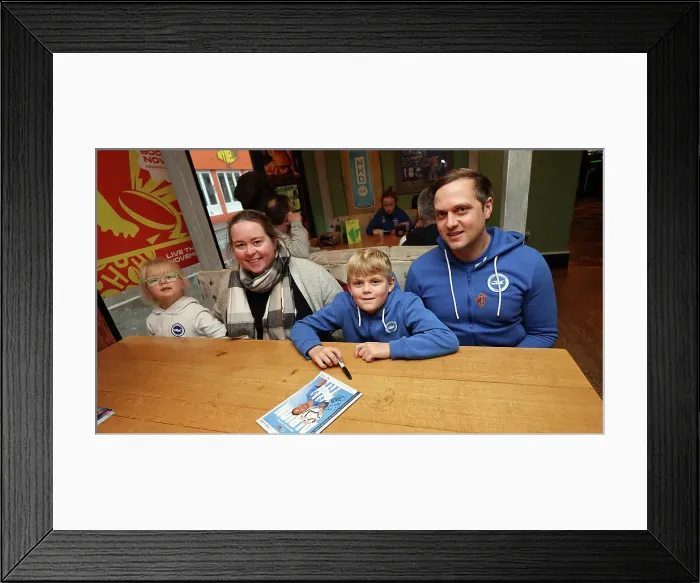 Framed Print : Leicester City v Brighton and Hove Albion Premier League 08DEC24 Framed Print : Leicester City v Brighton and Hove Albion Premier League 08DEC24