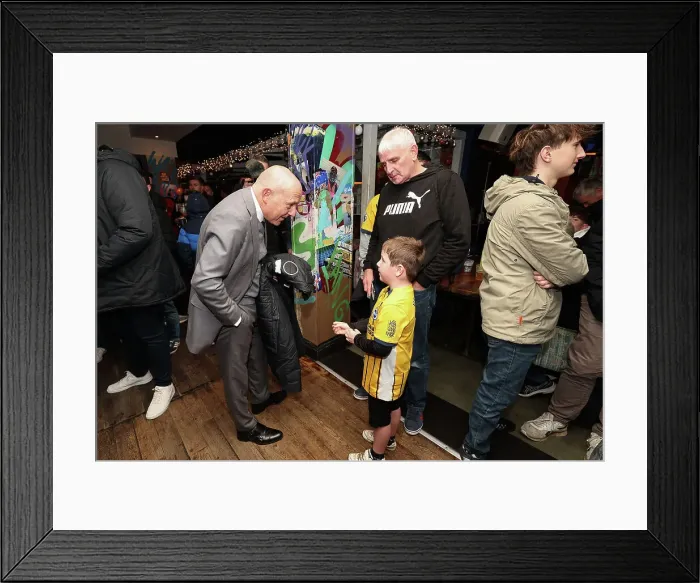 Framed Print : Leicester City v Brighton and Hove Albion Premier League 08DEC24 Framed Print : Leicester City v Brighton and Hove Albion Premier League 08DEC24