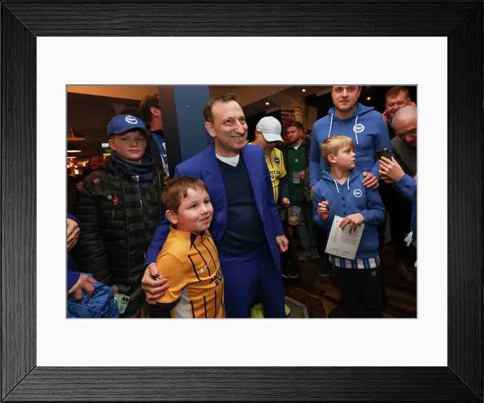 Framed Print : Leicester City v Brighton and Hove Albion Premier League 08DEC24 Framed Print : Leicester City v Brighton and Hove Albion Premier League 08DEC24