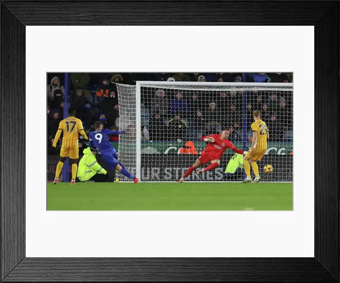 Framed Print : Leicester City v Brighton and Hove Albion Premier League 08DEC24 Framed Print : Leicester City v Brighton and Hove Albion Premier League 08DEC24