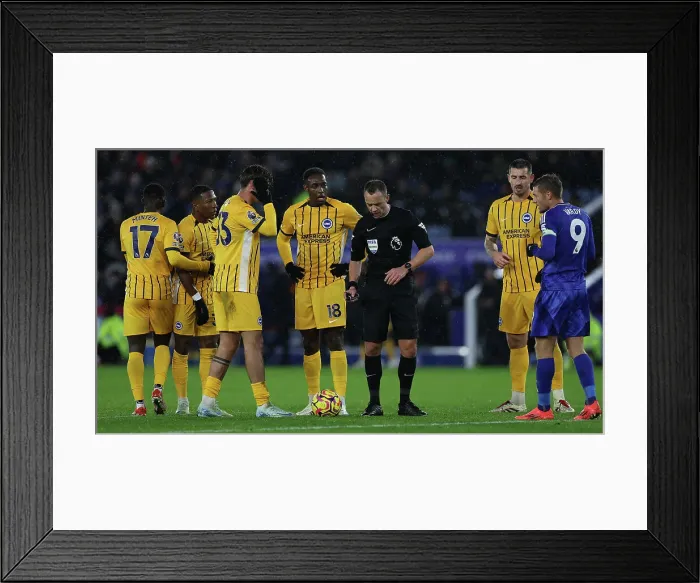 Framed Print : Leicester City v Brighton and Hove Albion Premier League 08DEC24 Framed Print : Leicester City v Brighton and Hove Albion Premier League 08DEC24