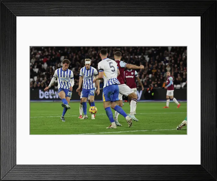 Framed Print : West Ham United v Brighton and Hove Albion Premier League 21DEC24 Framed Print : West Ham United v Brighton and Hove Albion Premier League 21DEC24