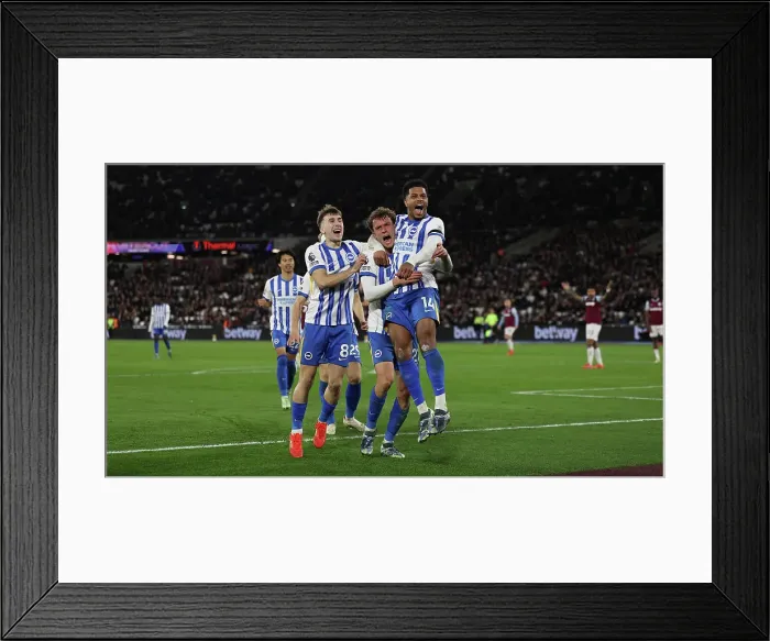 Framed Print : West Ham United v Brighton and Hove Albion Premier League 21DEC24 Framed Print : West Ham United v Brighton and Hove Albion Premier League 21DEC24