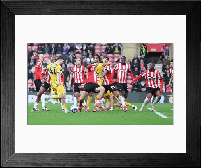Framed Print : Southampton and Brighton and Hove Albion Premier League 22FEB25 Framed Print : Southampton and Brighton and Hove Albion Premier League 22FEB25