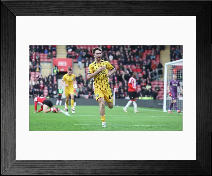 Framed Print : Southampton and Brighton and Hove Albion Premier League 22FEB25 Framed Print : Southampton and Brighton and Hove Albion Premier League 22FEB25