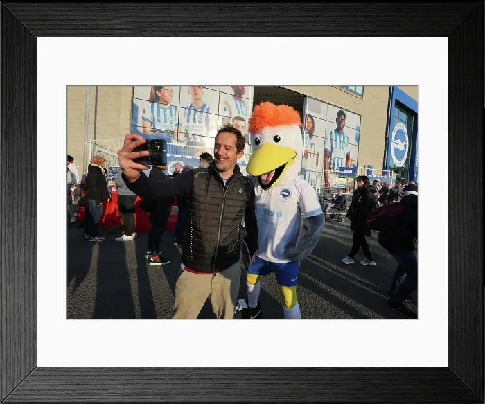 Framed Print : Brighton and Hove Albion v Aston Villa Premier League 02APR25 Framed Print : Brighton and Hove Albion v Aston Villa Premier League 02APR25