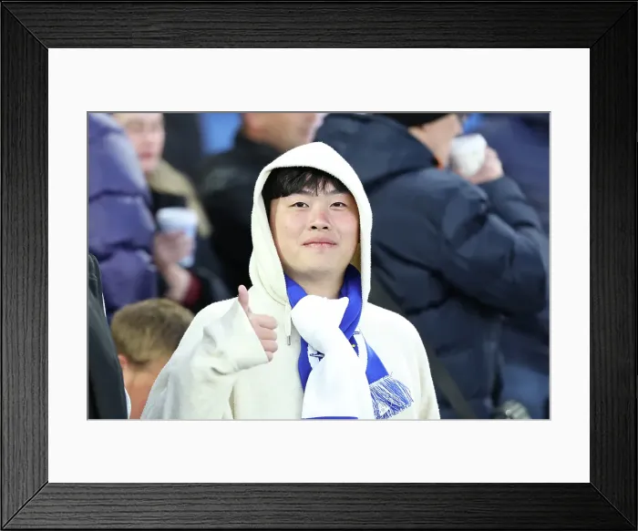 Framed Print : Brighton and Hove Albion v Aston Villa Premier League 02APR25 Framed Print : Brighton and Hove Albion v Aston Villa Premier League 02APR25