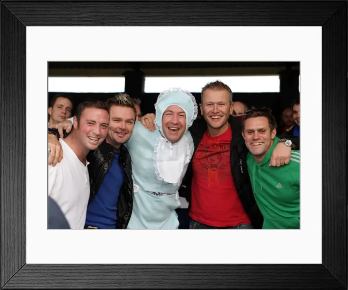 Framed Print : A Crowd Frenzy at Withdean: Brighton & Hove Albion vs. Peterborough United (30th Oct 2010) Framed Print : A Crowd Frenzy at Withdean: Brighton & Hove Albion vs. Peterborough United (30th Oct 2010)