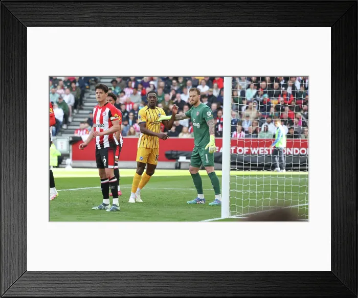 Framed Print : Brentford v Brighton and Hove Albion Premier League 19APR25 Framed Print : Brentford v Brighton and Hove Albion Premier League 19APR25