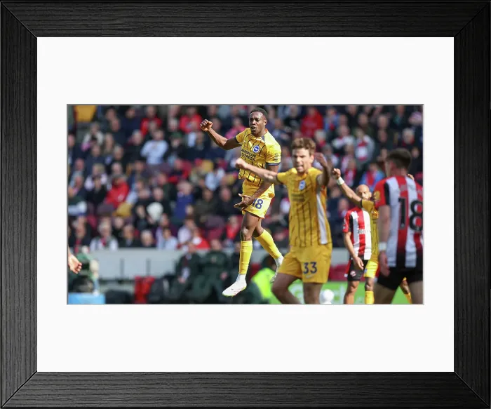 Framed Print : Brentford v Brighton and Hove Albion Premier League 19APR25 Framed Print : Brentford v Brighton and Hove Albion Premier League 19APR25