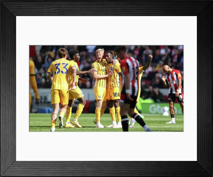 Framed Print : Brentford v Brighton and Hove Albion Premier League 19APR25 Framed Print : Brentford v Brighton and Hove Albion Premier League 19APR25