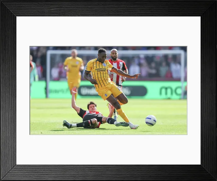 Framed Print : Brentford v Brighton and Hove Albion Premier League 19APR25 Framed Print : Brentford v Brighton and Hove Albion Premier League 19APR25