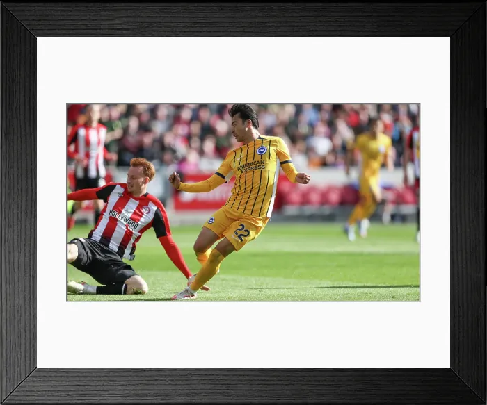 Framed Print : Brentford v Brighton and Hove Albion Premier League 19APR25 Framed Print : Brentford v Brighton and Hove Albion Premier League 19APR25