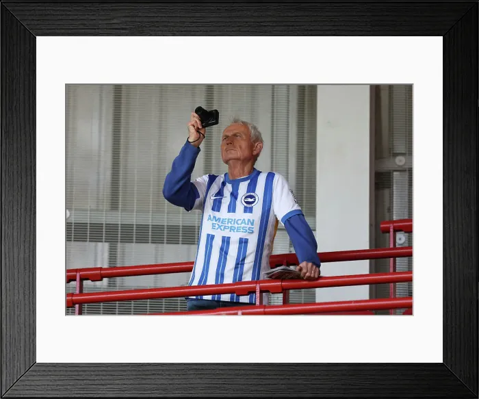 Framed Print : Brentford v Brighton and Hove Albion Premier League 19APR25 Framed Print : Brentford v Brighton and Hove Albion Premier League 19APR25