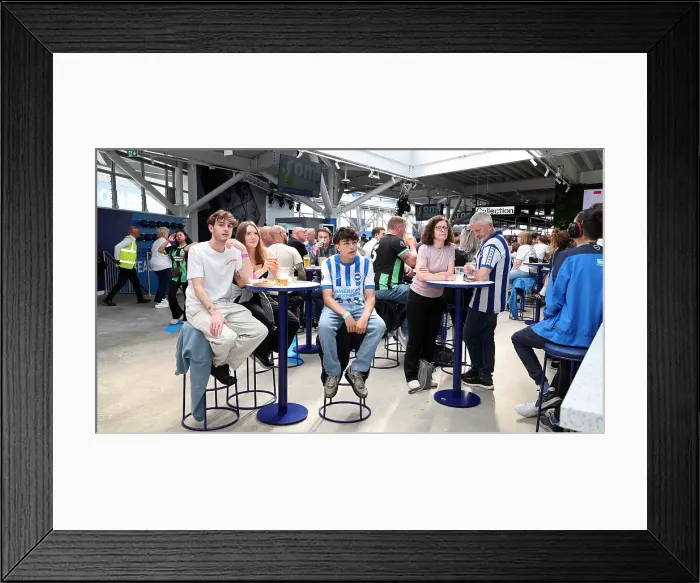 Framed Print : Brentford v Brighton and Hove Albion Premier League 19APR25 Framed Print : Brentford v Brighton and Hove Albion Premier League 19APR25