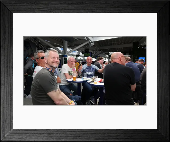 Framed Print : Brentford v Brighton and Hove Albion Premier League 19APR25 Framed Print : Brentford v Brighton and Hove Albion Premier League 19APR25
