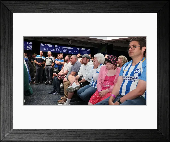 Framed Print : Brentford v Brighton and Hove Albion Premier League 19APR25 Framed Print : Brentford v Brighton and Hove Albion Premier League 19APR25