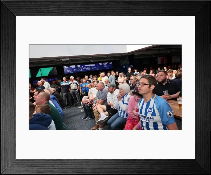 Framed Print : Brentford v Brighton and Hove Albion Premier League 19APR25 Framed Print : Brentford v Brighton and Hove Albion Premier League 19APR25