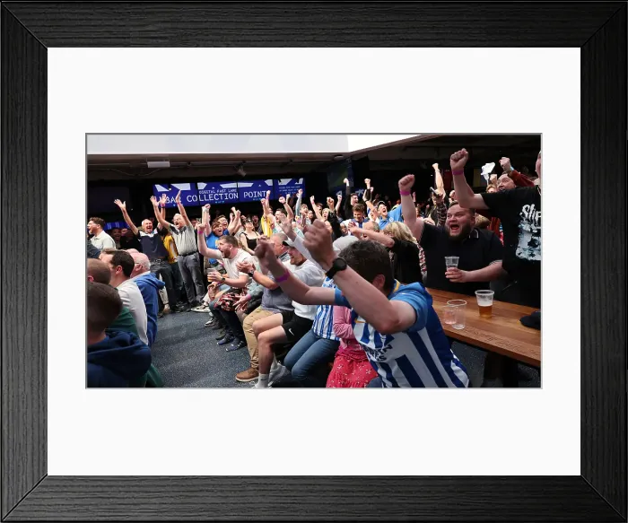 Framed Print : Brentford v Brighton and Hove Albion Premier League 19APR25 Framed Print : Brentford v Brighton and Hove Albion Premier League 19APR25