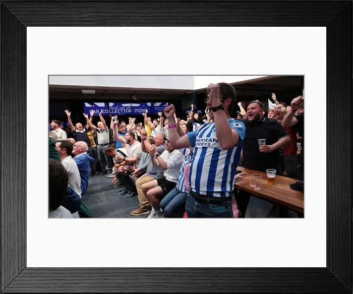 Framed Print : Brentford v Brighton and Hove Albion Premier League 19APR25 Framed Print : Brentford v Brighton and Hove Albion Premier League 19APR25