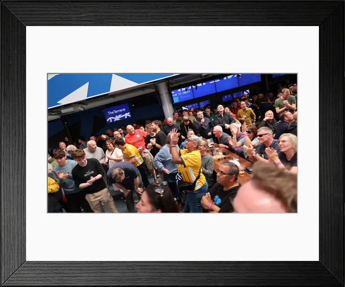 Framed Print : Brentford v Brighton and Hove Albion Premier League 19APR25 Framed Print : Brentford v Brighton and Hove Albion Premier League 19APR25