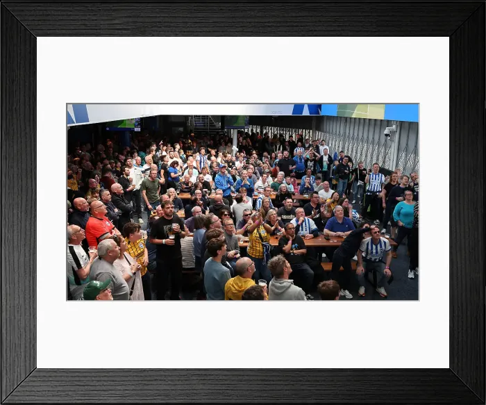 Framed Print : Brentford v Brighton and Hove Albion Premier League 19APR25 Framed Print : Brentford v Brighton and Hove Albion Premier League 19APR25