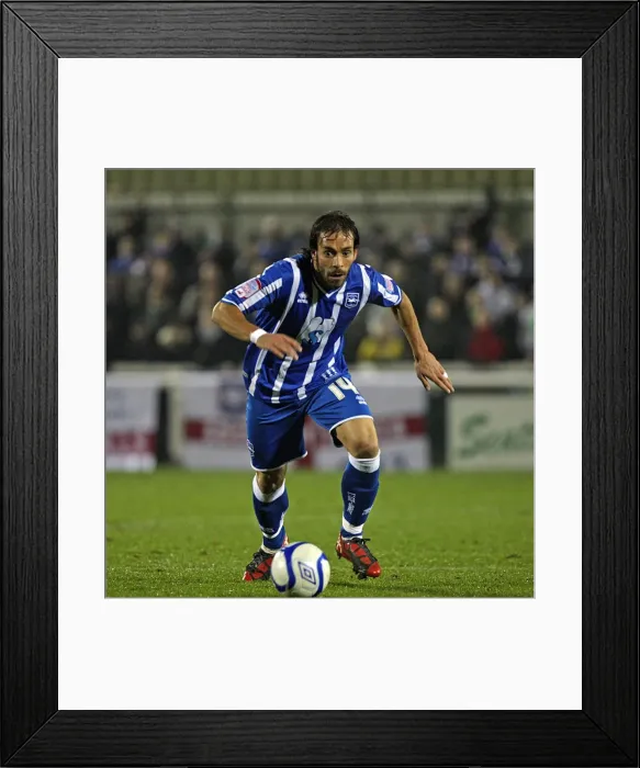 Framed Print : Brighton & Hove Albion: 2010-11 FA Cup Away Game at Woking Framed Print : Brighton & Hove Albion: 2010-11 FA Cup Away Game at Woking