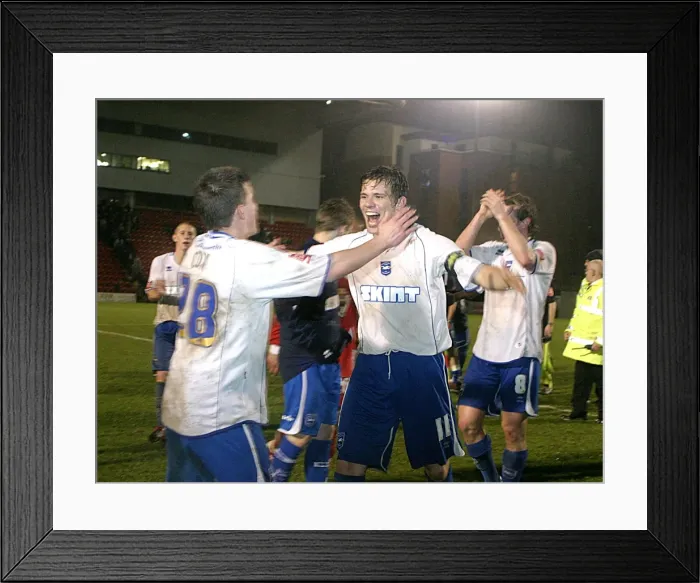 Framed Print : Dean Cox & Dean Hammond celebrate Albions win Framed Print : Dean Cox & Dean Hammond celebrate Albions win