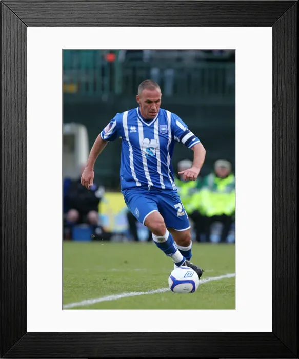 Framed Print : Brighton & Hove Albion vs FC United of Manchester: FA Cup Battle (2010-11) Framed Print : Brighton & Hove Albion vs FC United of Manchester: FA Cup Battle (2010-11)
